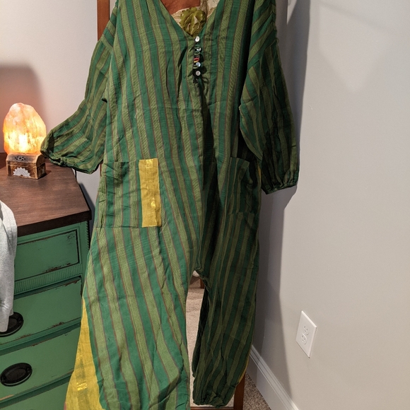 So boho🌼🌼 Kantha reversible romper with pockets. - Picture 7 of 12